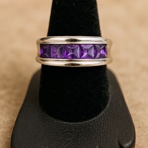 💜 Vintage Sterling Silver Amethyst Channel-Set Band Ring – Size 7.75–8